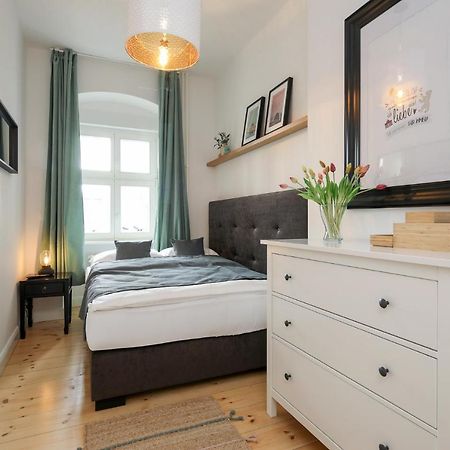 4 Personen Altbau Apartment Nahe Kurfuerstendamm - Romeo & Julia Berlin Exteriör bild