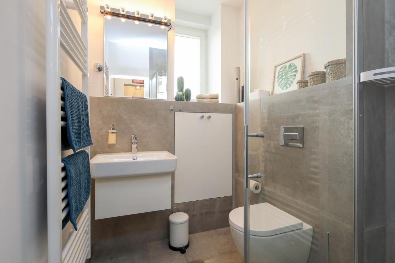 4 Personen Altbau Apartment Nahe Kurfuerstendamm - Romeo & Julia Berlin Exteriör bild