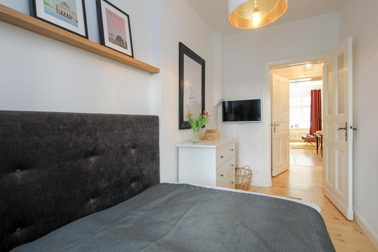4 Personen Altbau Apartment Nahe Kurfuerstendamm - Romeo & Julia Berlin Exteriör bild