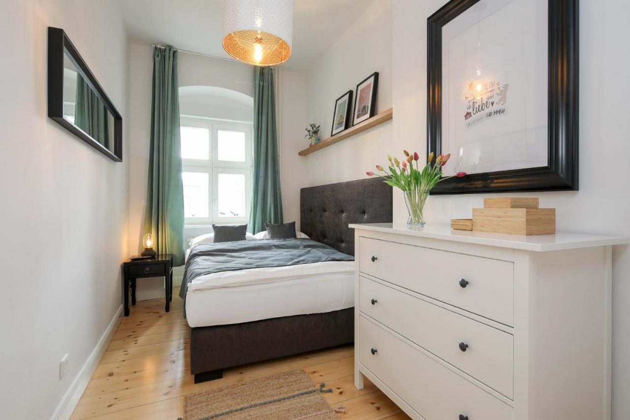 4 Personen Altbau Apartment Nahe Kurfuerstendamm - Romeo & Julia Berlin Exteriör bild